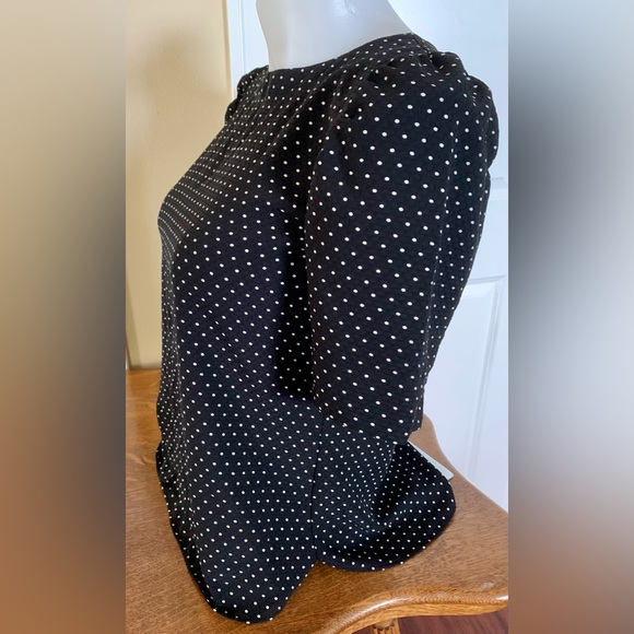 LN LOFT TOP. BLACK W/WHITE POLKA DOTS. IT FITS AS A M EVEN THOUGH IT SAYS S. - Picture 4 of 8